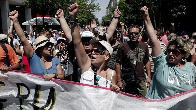 El BCE relaja las condiciones para que Atenas obtenga 4.000 millones a corto plazo