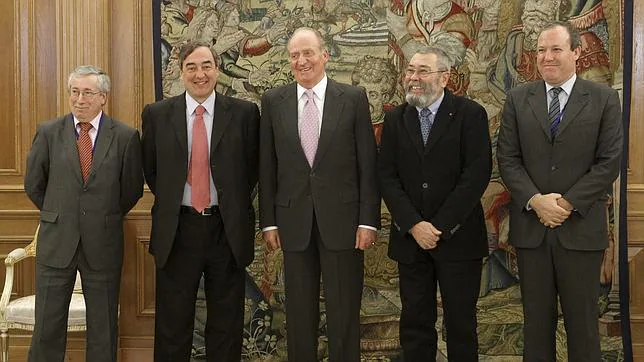 El Rey recibirá a Toxo y a Méndez en La Zarzuela para tratar la crisis económica
