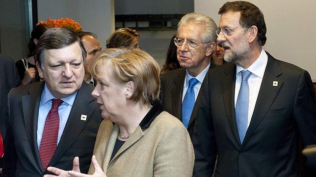El tenso pulso entre Monti y Merkel en la última cumbre europea