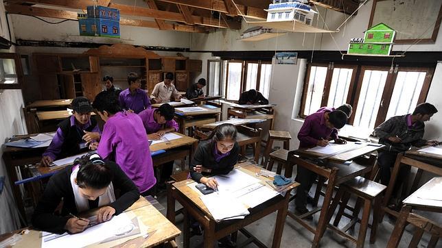 Nepal prohíbe a las escuelas usar nombres que suenen occidentales