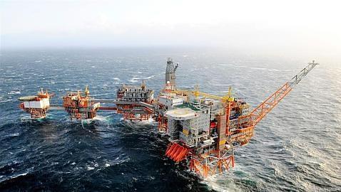 Canarias hace un guiño al petróleo como «fuente de riqueza» en el REF