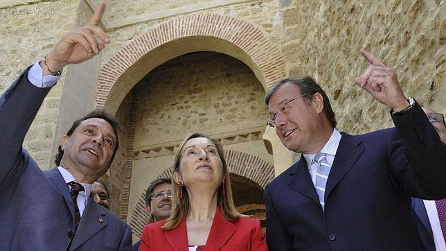 El Gobierno evalúa la prórroga de 400 euros a los parados de larga duración