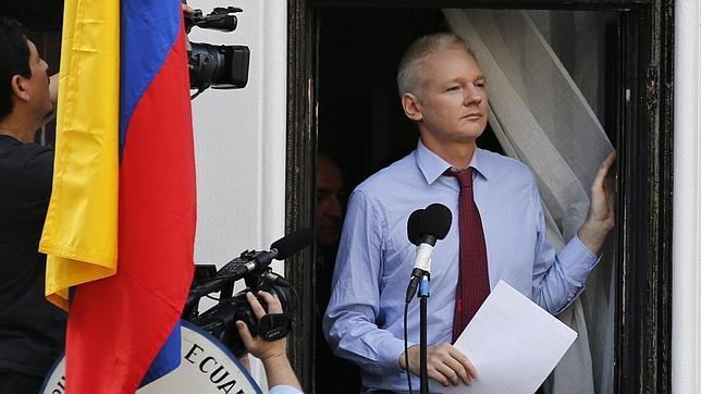 EE.UU. considera «absurda» la acusación de Assange de que hay una «caza de brujas» en su contra