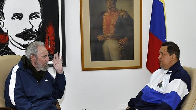 Fidel Castro y Hugo Chávez preparan juntos un libro, según un bloguero oficialista