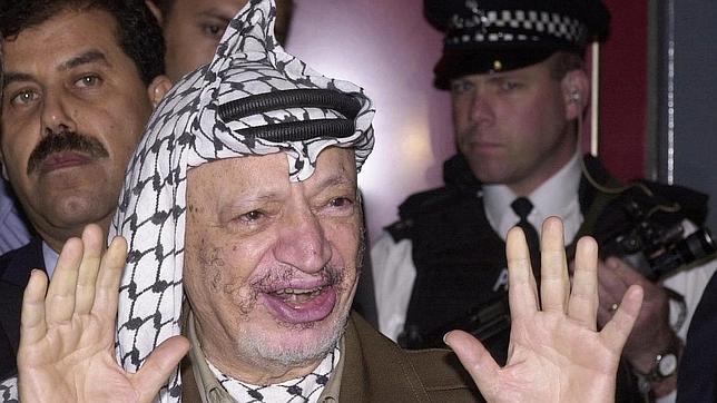 Médicos suizos examinarán el cadáver de Arafat para ver si hay rastros de polonio
