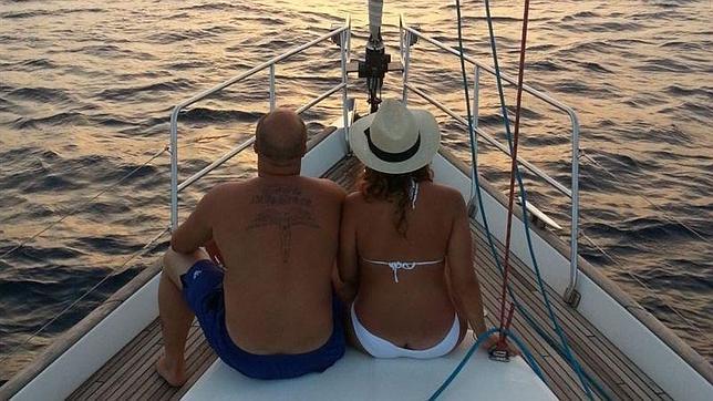 Kiko Rivera y Jessica Bueno amanencen en Ibiza