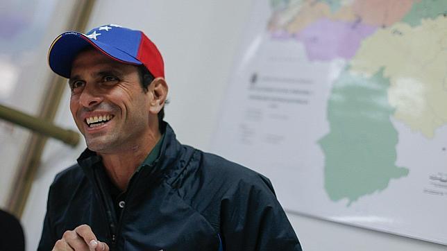 Capriles suspende su campaña electoral por el accidente en la mayor refinería de Venezuela