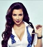 Kim Kardashian se mete en la piel de una banquera