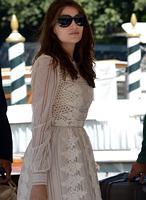 Laetitia Casta da las primeras dosis de glamour al Festival de Venecia