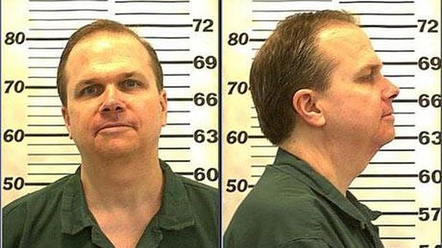 Deniegan por séptima vez la libertad condicional al asesino de John Lennon