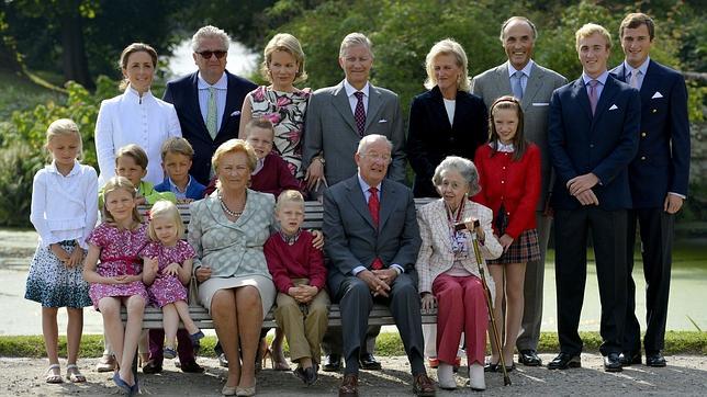 Histórico posado de la Familia Real Belga al completo