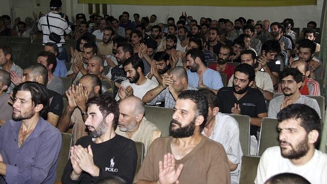 El régimen sirio libera a 225 detenidos sin delitos de sangre