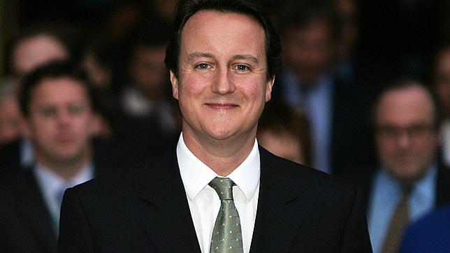 Cameron ultima el primer recambio ministerial que potencie la coalición de Gobierno