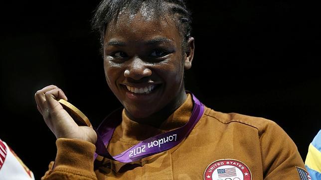 Claressa Shields, una boxeadora de oro de vuelta al instituto