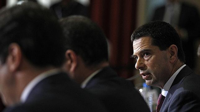 La troika da más tiempo a Portugal para que reduzca su déficit