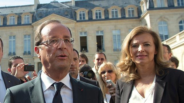 Hollande hace de guía para los visitantes del Palacio del Elíseo