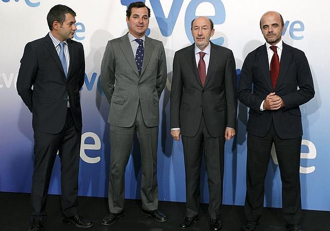 Rubalcaba: «No pediría un rescate, afecta a la marca España»