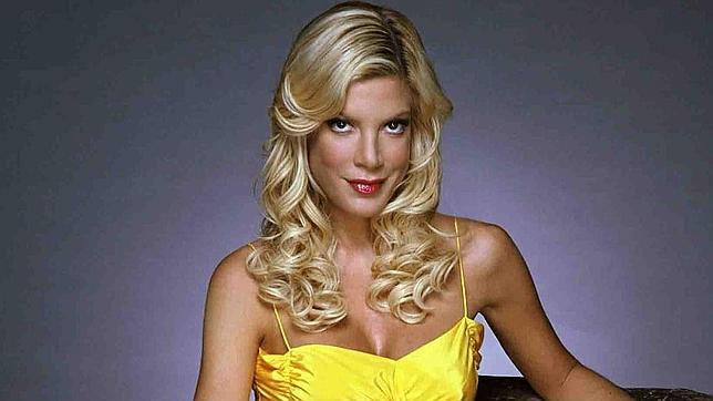 Tori Spelling, hospitalizada después de dar a luz a su cuarto hijo