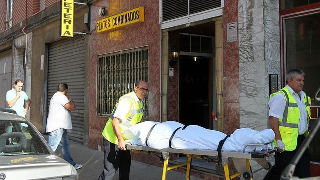 Herida grave tras recibir un disparo de su pareja que luego se suicidó en un bar