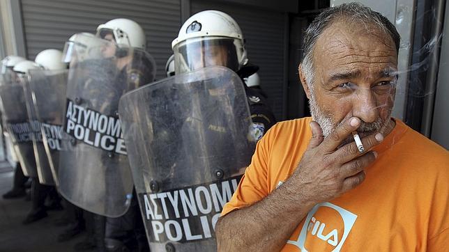 Grecia se enreda en los ajustes