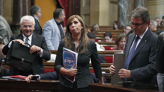 El PP catalán llama a quienes se sienten españoles a parar «ofensiva rupturista»