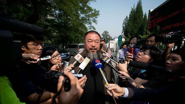 Los tribunales mantienen la multa de 1,8 millones de euros contra Ai Weiwei
