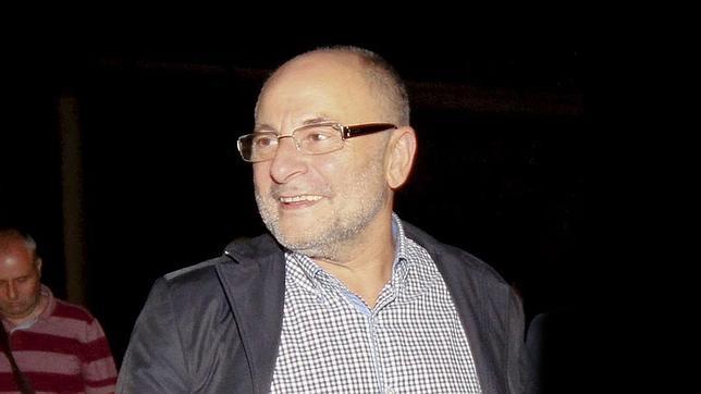 Dimite el alcalde de Orense, imputado en la «operación Pokémon»