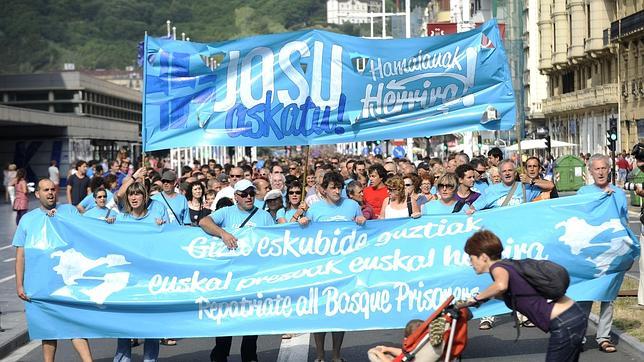 Las víctimas se querellarán contra Bildu si habla de «presos políticos» de ETA