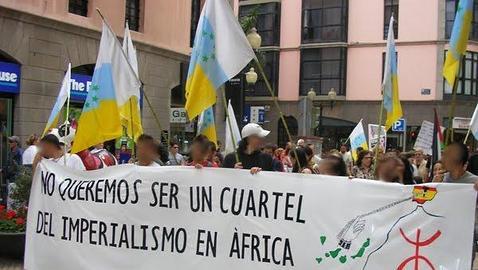 Chávez premia a los grupos antipetroleros canarios con un viaje a Venezuela