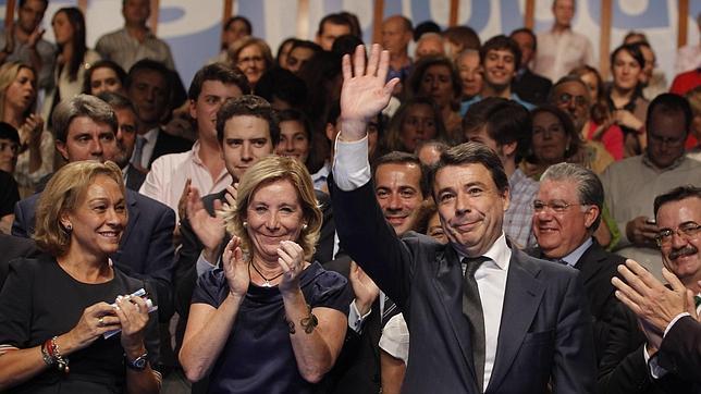 Esperanza Aguirre: «Ni me he muerto, ni he dejado la política»