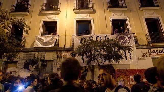 Desalojan a los jóvenes que «okuparon» Casablanca, el cuartel general del 25-S