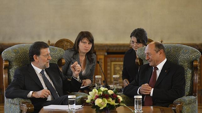 Rajoy se entrevistará esta tarde con Merkel en el Congreso de los Populares Europeos