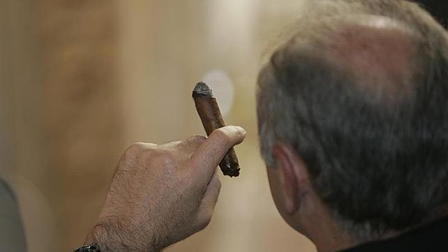 El secretario de Estado de Comercio cree «positivo» que se deje fumar en Eurovegas