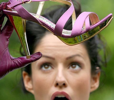 Tres ejercicios contra el dolor que producen los tacones