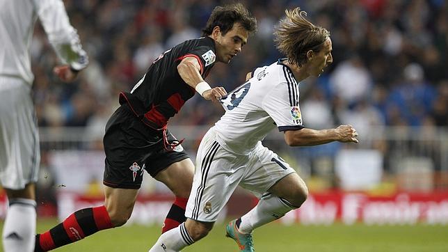 Los violinistas blancos enseñan los dientes