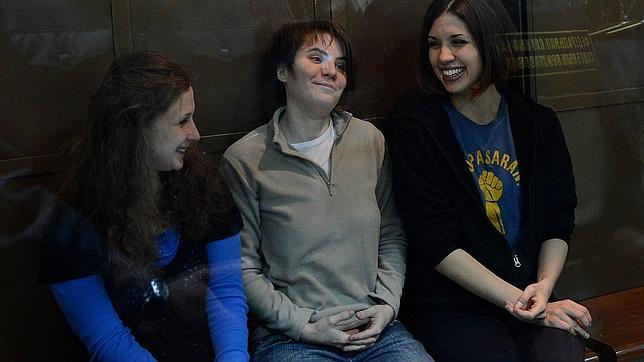 Rusia envia a dos cárceles fuera de Moscú a las «Pussy Riot» condenadas