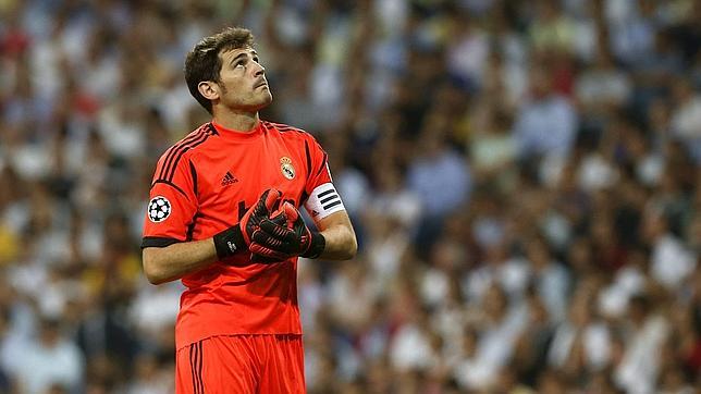 Casillas: «Me da vergüenza que coreen mi nombre»