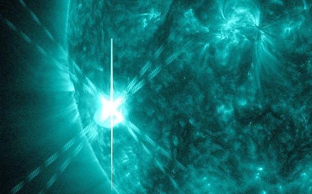 Una llamarada solar muy potente alcanza la Tierra
