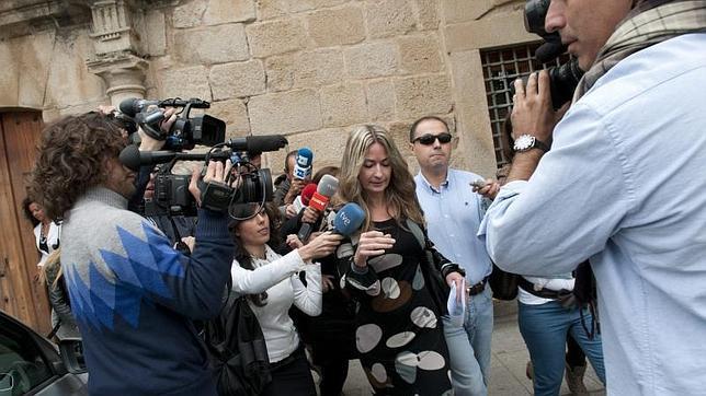 El alcalde y el futbolista acusados piden que se archive el caso del vídeo de Olvido Hormigos