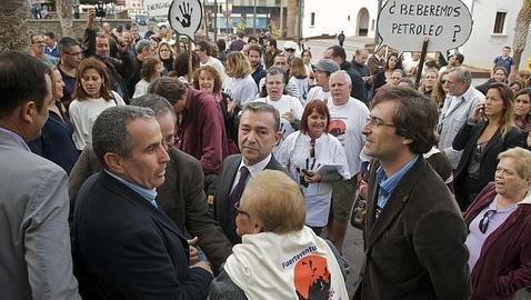 El Gobierno canario «glosa» a Ben Magec en un comunicado oficial contra Repsol