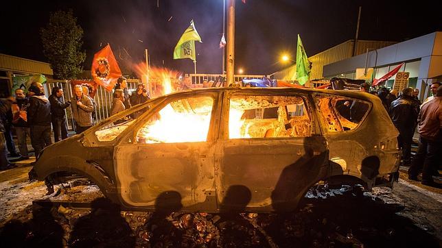 Graves disturbios en Bélgica por el cierre de la factoría de Ford