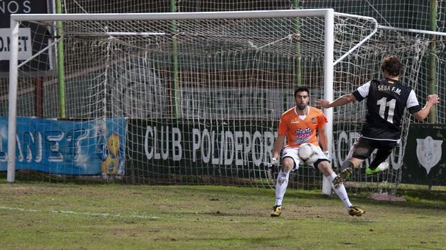 El Málaga doblega a un rocoso Cacereño