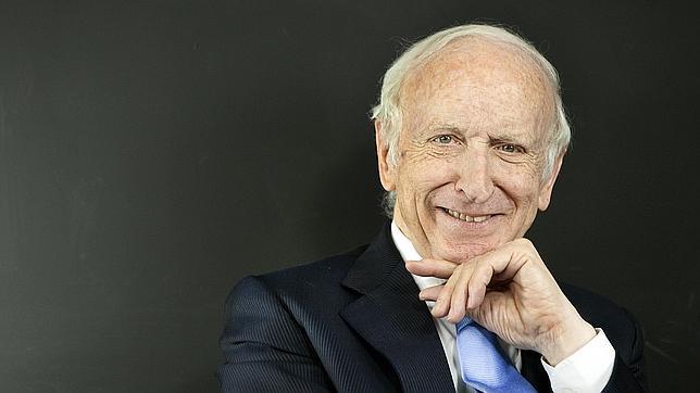 «Merkel manda en Europa y en España, gracias a Dios»