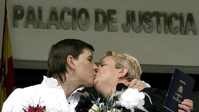 Once magistrados decidirán si la unión entre dos personas del mismo sexo es un «matrimonio»