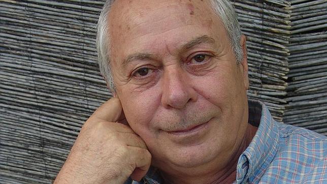 Antonio Carvajal, Premio Nacional de Poesía 2012 por «Un girasol flotante»