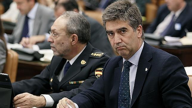 Cosidó plantea ante Interpol la estrategia para cortar la financiación del crimen organizado