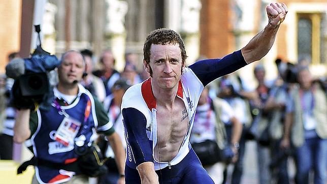 Bradley Wiggins abandona el hospital