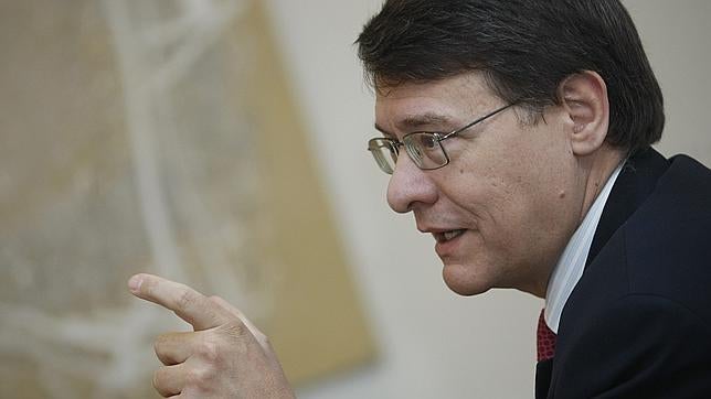 Jordi Sevilla: «La partitocracia dificulta la salida rápida de la crisis»