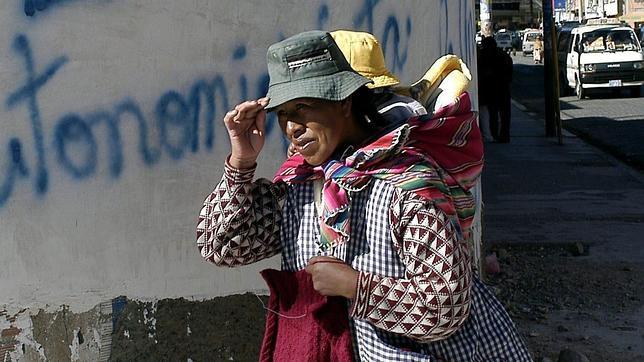 Indígenas bolivianos castigarán con la amputación de manos y la castración