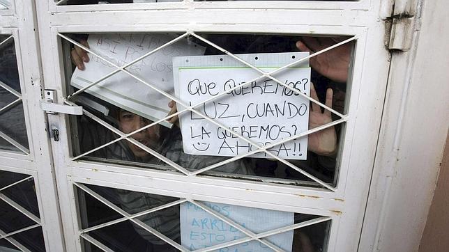 En la antesala del desahucio: sin luz, sin agua y sin calefacción